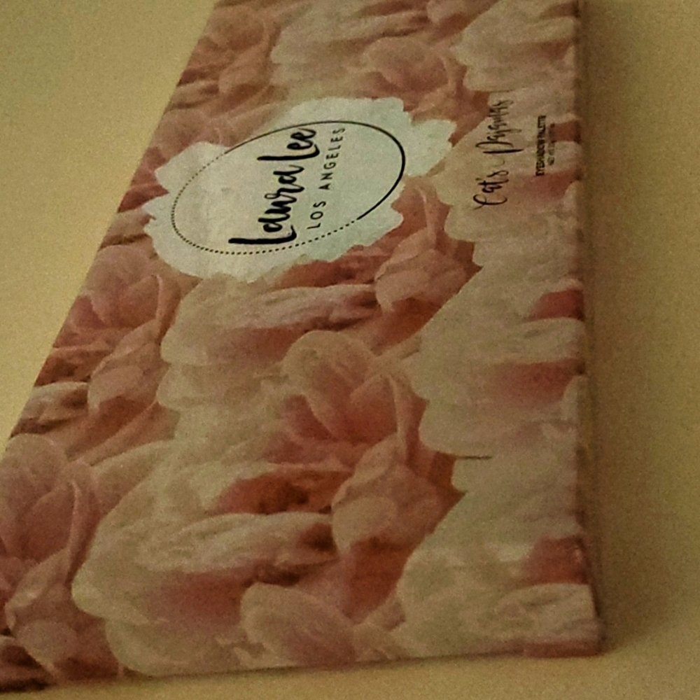 Laura Lee Los Angeles eyeshadow palette